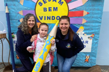 Foto - Volta às Aulas 2025 – Com Amor e Educação