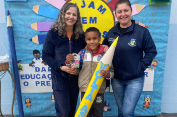 Foto - Volta às Aulas 2025 – Com Amor e Educação